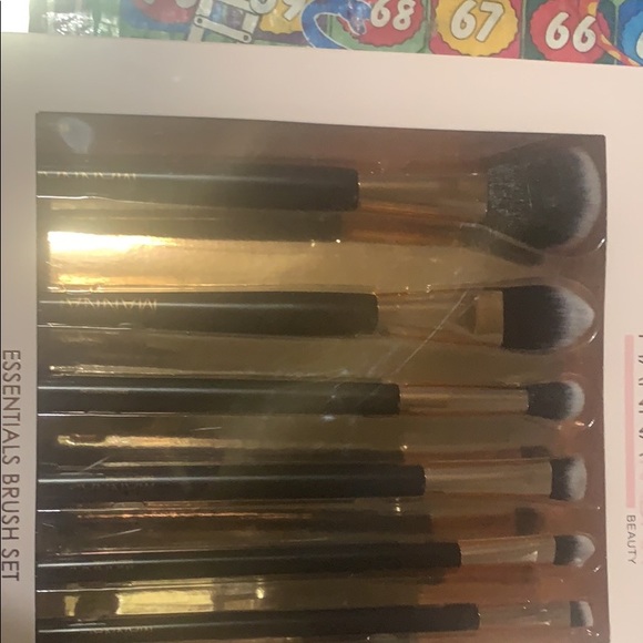 Makeup brushes - Picture 3 of 3